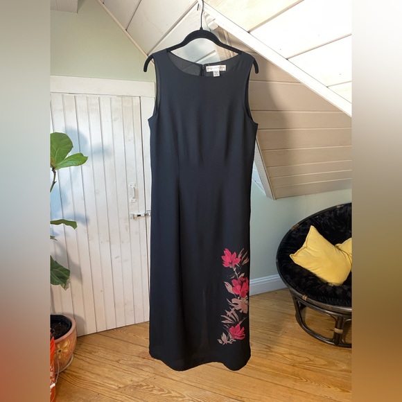 Valerie Stevens Dresses & Skirts - Valerie Stevens 100% Silk Black Long Dress With Floral Print Large Petite
